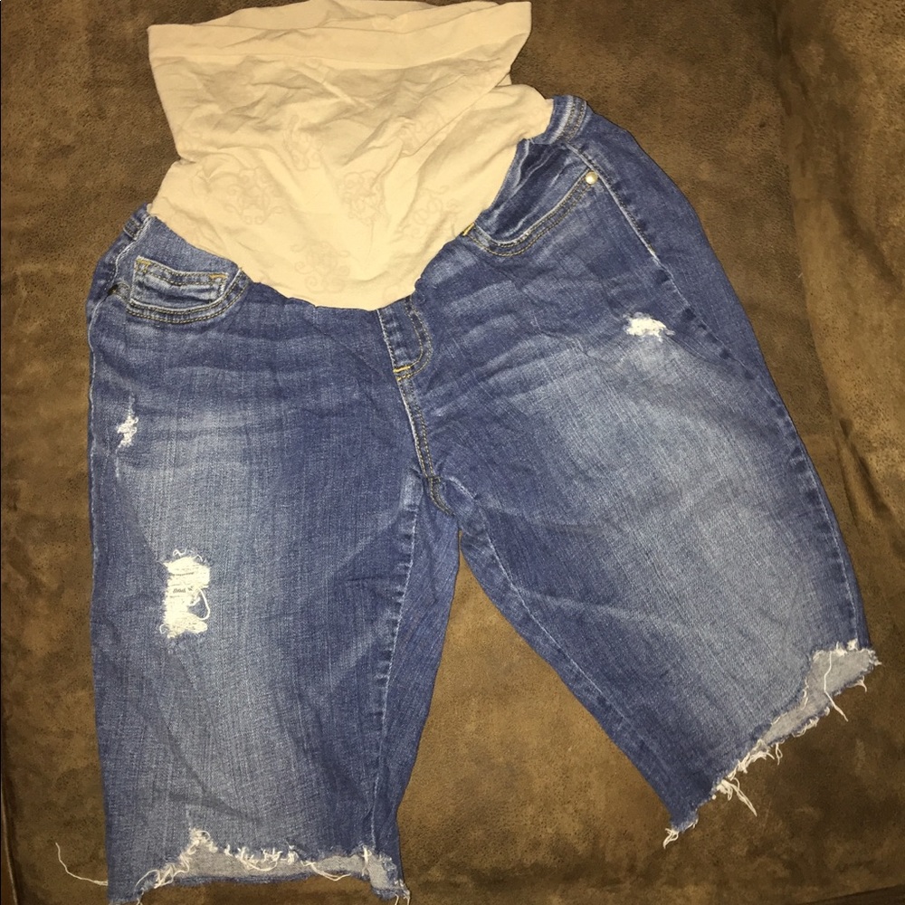 MATERNITY CUT OFF SHORTS - Jessica Simpson